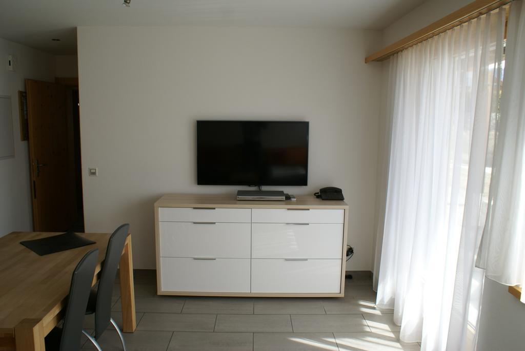 Chasa Mundin Apartment Scuol Ruang foto