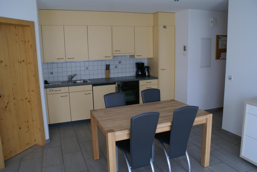 Chasa Mundin Apartment Scuol Ruang foto